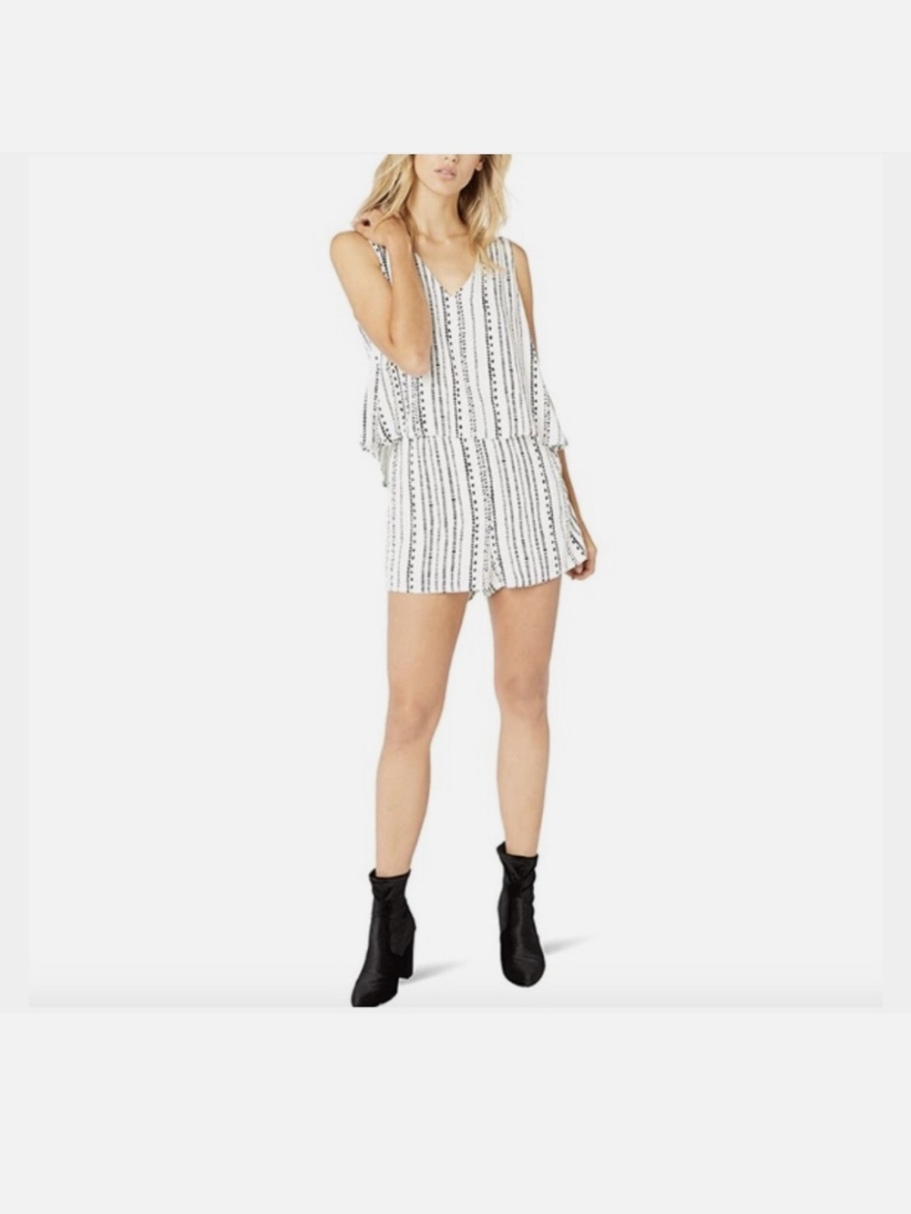 Striped cross back Sleeveless Romper